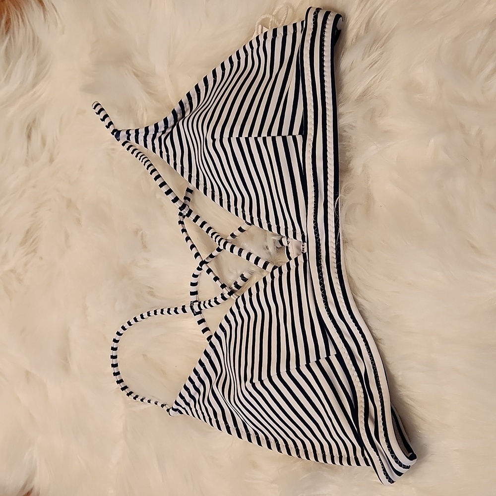 Cupshe Navy and White Horizontal Stripes Triangle Bikini Top Size M NWT - Picture 1 of 9